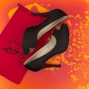 Christian Louboutin sz. 40 Satin Heel